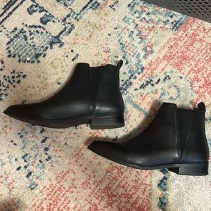 Nisolo Black Chelsea Boots